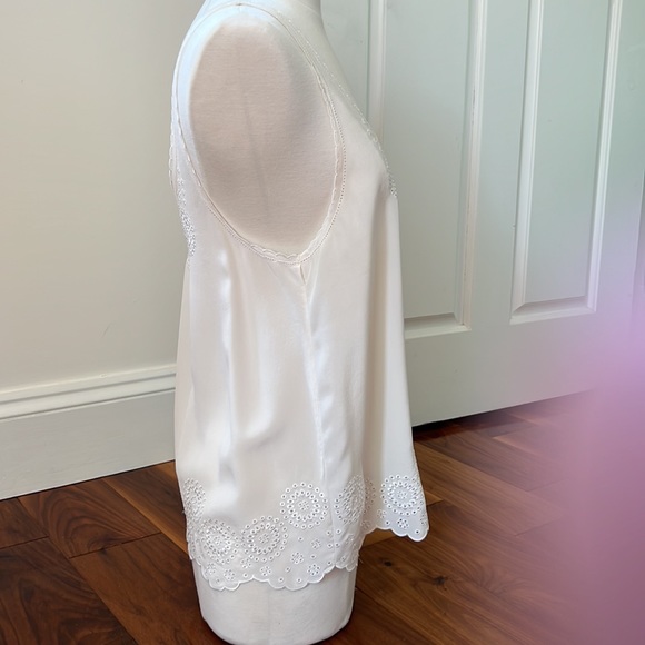Joie silk eyelet top. Size small - Picture 4 of 13